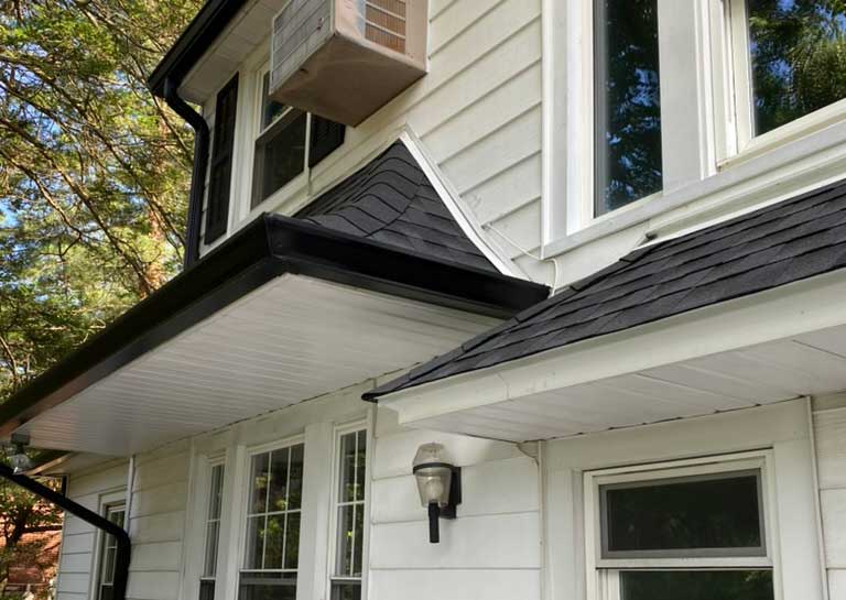 Color & Black Gutters New London County Ct